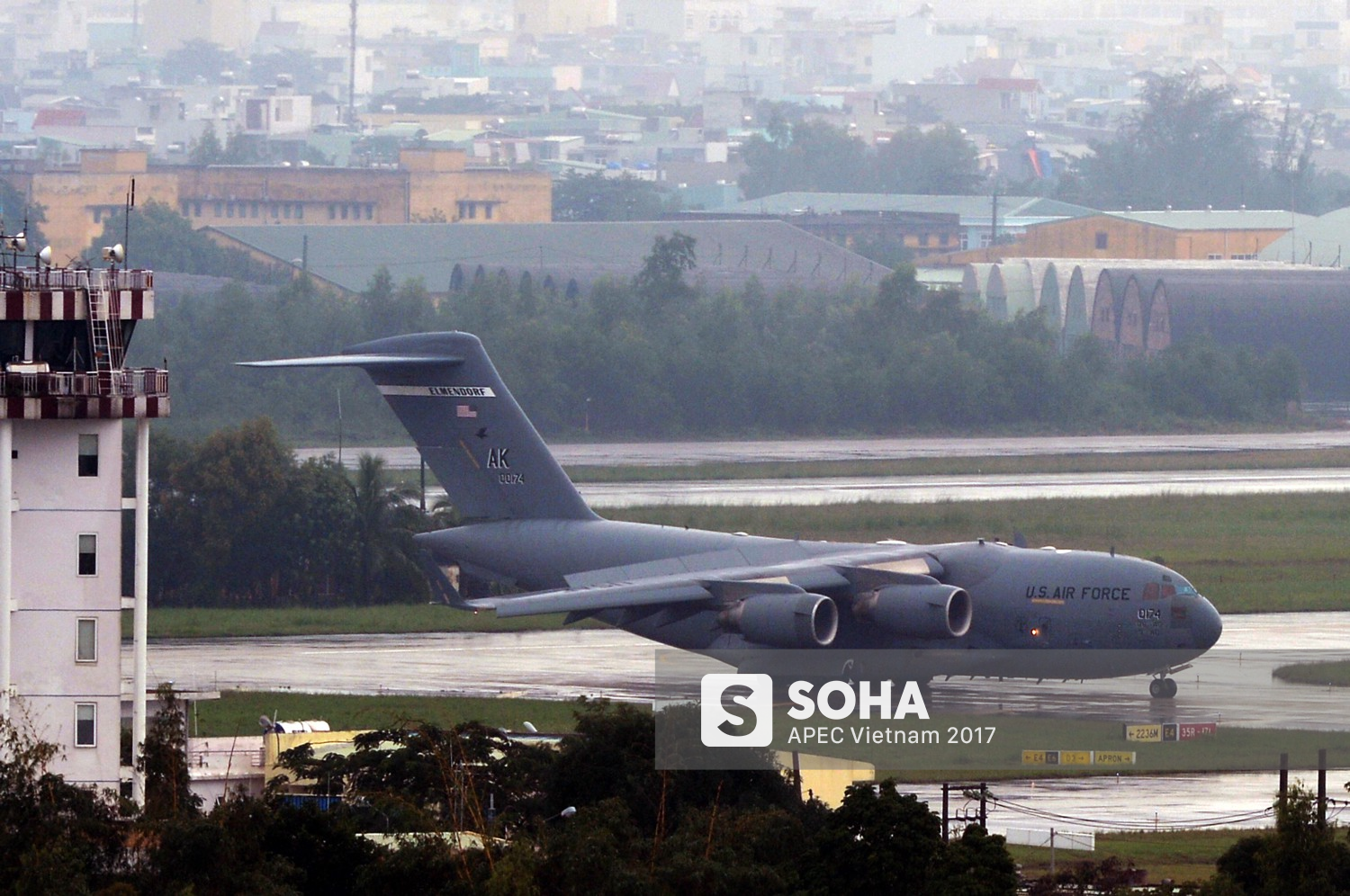 4 vận tải cơ C-17 Mỹ lần lượt đáp xuống Đà Nẵng, vận chuyển trang bị quan trọng phục vụ ông Trump ở APEC - Ảnh 5.