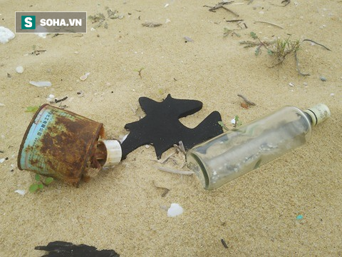 Nhiều km bờ biển tỉnh Quảng Nam ngập tràn rác thải có chữ Trung Quốc - Ảnh 2.