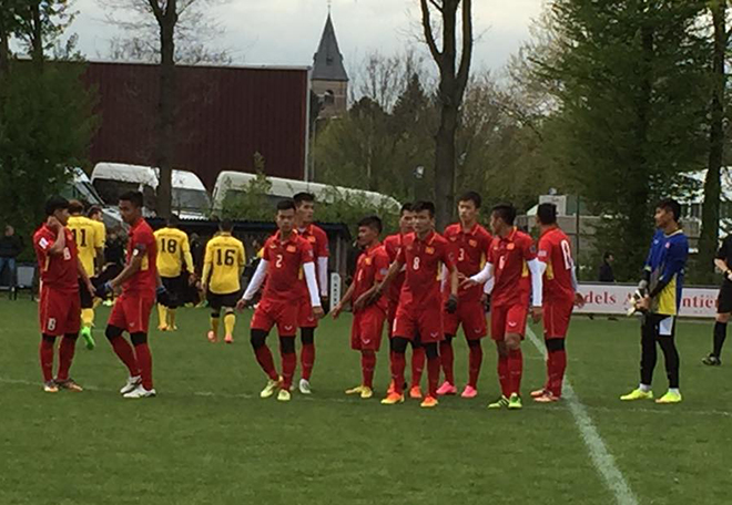 Thắng đội bóng Hà Lan 4-0, HLV Hoàng Anh Tuấn vẫn không hài lòng với quân HAGL - Ảnh 1.
