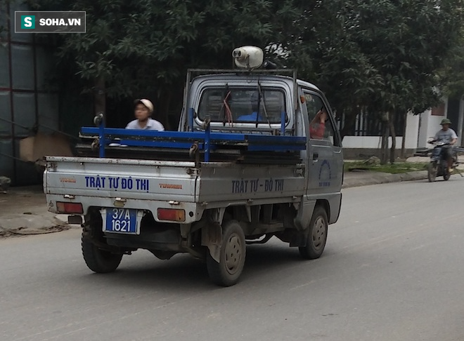 Hàng loạt xe biển xanh hết hạn kiểm định vẫn đi làm nhiệm vụ giữ gìn trật tự đô thị - Ảnh 6.