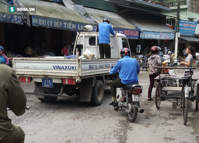 Hàng loạt xe biển xanh hết hạn kiểm định vẫn đi làm nhiệm vụ giữ gìn trật tự đô thị - Ảnh 5.