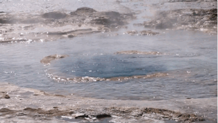 Mạch nước ở Mỹ phun bất thường: Dấu hiệu siêu núi lửa thức giấc, giết chết 87.000 người? - Ảnh 1.