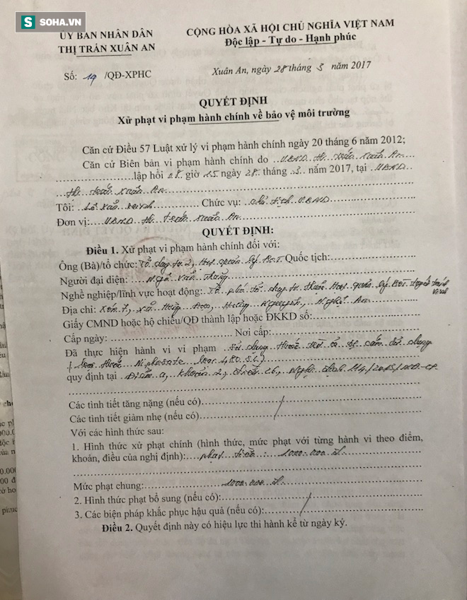 Nhóm công nhân phun thuốc trừ cỏ để... dọn hành lang quốc lộ, bỏ chạy khi gặp công an - Ảnh 6.