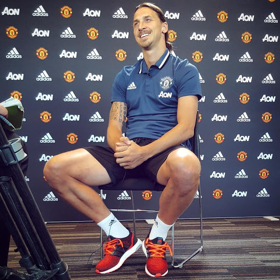 Ibrahimovic: Một ngôi sao chẳng giống ai! - Ảnh 3.