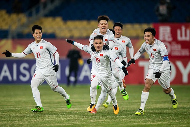Lâm Vĩ Dạ tỏ tình thủ môn Tiến Dũng, Hari Won nhắn lời chúc tới U23 Việt Nam - Ảnh 1.