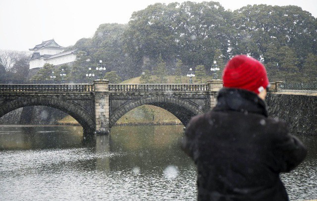 Thời tiết Tokyo, Nhật Bản đang lạnh nhất trong 48 năm qua - Ảnh 1.