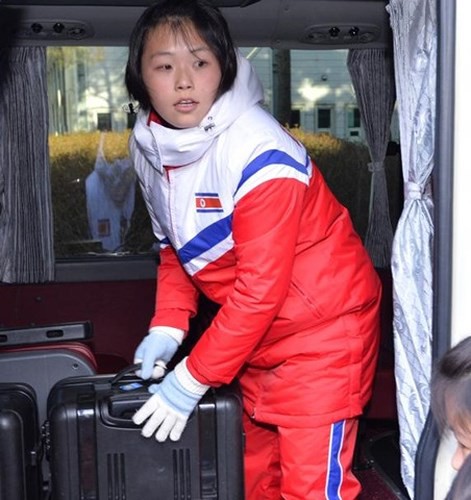 Cận cảnh các cô gái Triều Tiên đội hockey nữ vừa đặt chân lên Hàn Quốc - Ảnh 11.