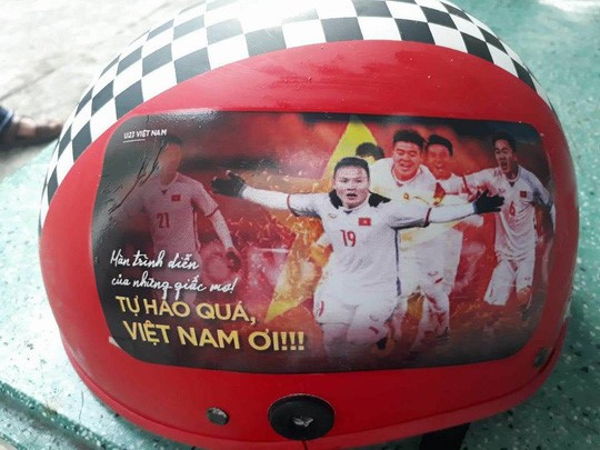 Sản phẩm cổ vũ đội tuyển U23 Việt Nam hút hàng chưa từng thấy - Ảnh 3.