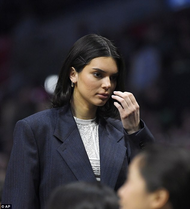 Hậu bơm môi sửa mặt, Kendall Jenner bắt đầu xuống sắc vì di chứng thẩm mỹ? - Ảnh 7.