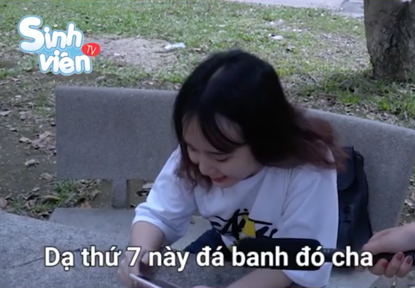 Clip: Gọi điện cho cha xin bỏ thi để xem U23 Việt Nam đá chung kết, nữ sinh bị mắng ‘té tát’ - Ảnh 1.