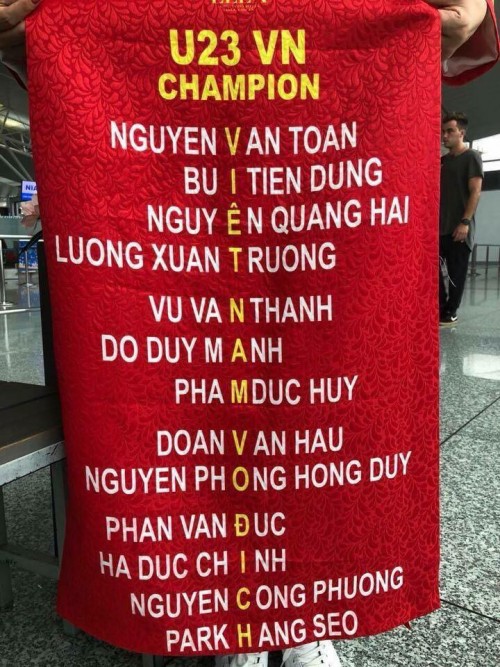 Thật bất ngờ, tên các cầu thủ Việt Nam ghép lại tạo thành ‘câu khẩu quyết’ quen thuộc mà ai cũng ‘niệm chú’ - Ảnh 1.