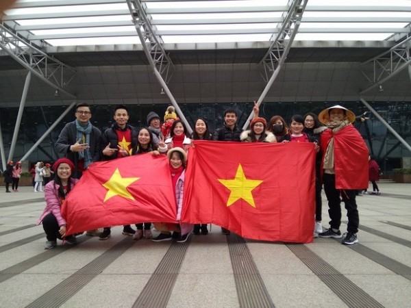Còn vài tiếng nữa nhưng các fan tại Thường Châu đã sốt sắng, chuẩn bị ‘cháy’ hết mình với U23 Việt Nam! - Ảnh 7.