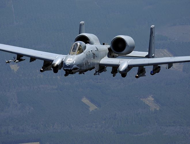 Lợn lòi A-10 của Mỹ tái xuất, ném bom Taliban ở Afghanistan - Ảnh 3.