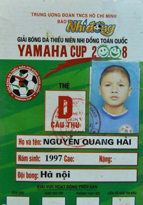  Đây là thẻ cầu thủ của Quang Hải 10 năm trước, và năm đó cậu bé đã là vua phá lưới  - Ảnh 1.