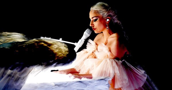 Grammy: Nhìn Gaga và P!nk diễn xuất thần, fan phẫn nộ vì Ed Sheeran lấy hết giải - Ảnh 6.