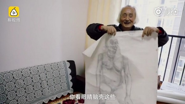 Cụ ông 88 tuổi ‘bén duyên’ với nghề người mẫu khỏa thân, bất chấp gia đình phản đối - Ảnh 2.