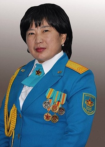 Ảnh: Vẻ đẹp “không lẫn vào đâu” của các nữ quân nhân Kazakhstan - Ảnh 15.