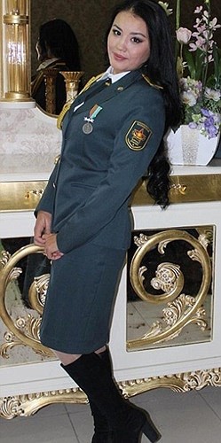 Ảnh: Vẻ đẹp “không lẫn vào đâu” của các nữ quân nhân Kazakhstan - Ảnh 2.