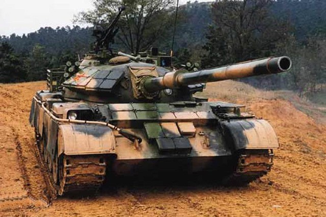 NÓNG: Trung Quốc tặng hàng trăm xe tăng và thiết giáp cho Campuchia - Ảnh 3.