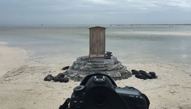 Chỉ bằng những mô hình đồ chơi, nghệ sĩ này đã cho ra nhiều bức ảnh ảo đến khó tin - Ảnh 13. Chỉ bằng những mô hình đồ chơi, nghệ sĩ này đã cho ra nhiều bức ảnh ảo đến khó tin - Ảnh 13.