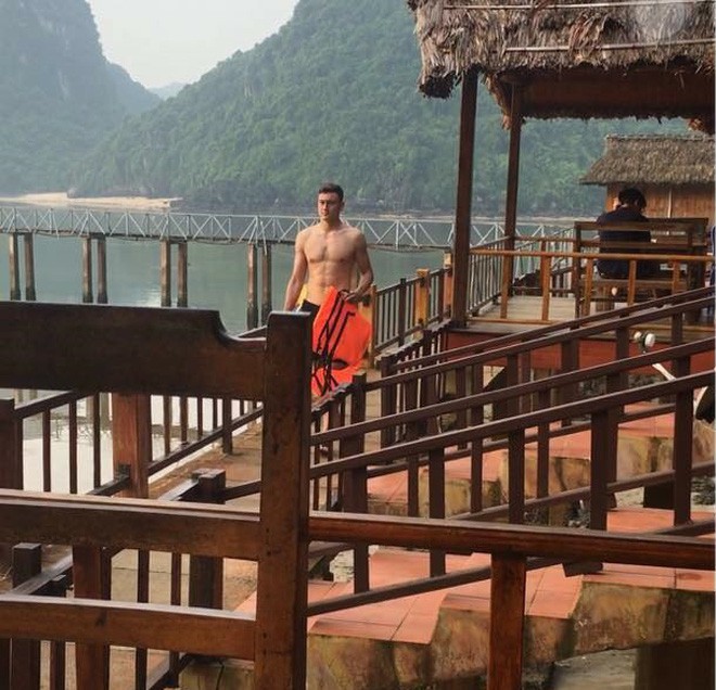 Thủ môn Lâm Tây lần đầu đăng story có bạn gái giấu mặt - Ảnh 7.