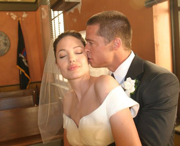 Dù không còn liên quan gì đến Brad Pitt nhưng Angelina Jolie muốn biết rõ về cô gái mới của chồng cũ - Ảnh 2.
