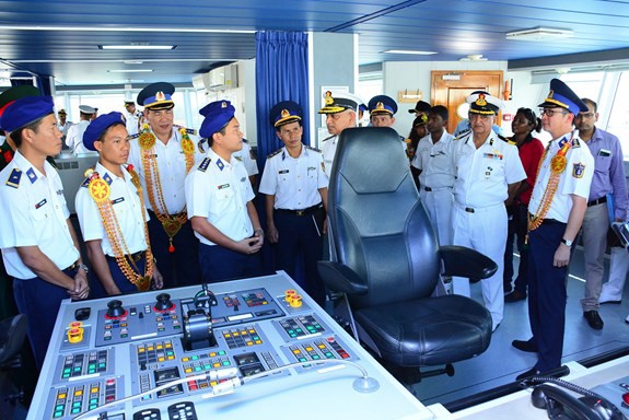 Những khoảnh khắc tàu Cảnh sát biển Việt Nam lần đầu đến thăm Ấn Độ - Ảnh 4.