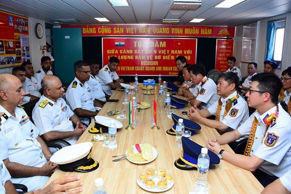 Những khoảnh khắc tàu Cảnh sát biển Việt Nam lần đầu đến thăm Ấn Độ - Ảnh 5.