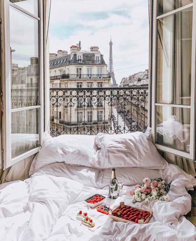 Căn phòng nơi Ngọc Trinh chụp ảnh ngưng đọng thời gian: Góc view đẹp nhất nhì Paris, phải đặt trước cả tháng - Ảnh 9.