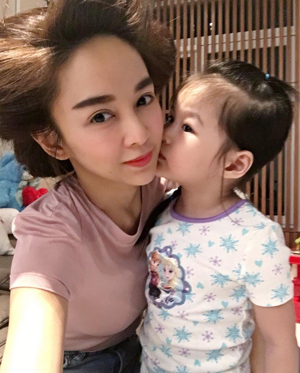 Viết tâm thư gửi cô giáo của con nhân ngày đầu con đi lớp, mẹ trẻ vừa gây xúc động vừa bị chê cầu kỳ - Ảnh 2.