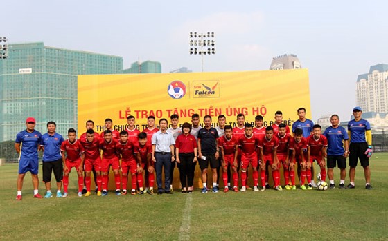 U19 Việt Nam được tiếp thêm doping trước VCK U19 châu Á 2018 - Ảnh 1.