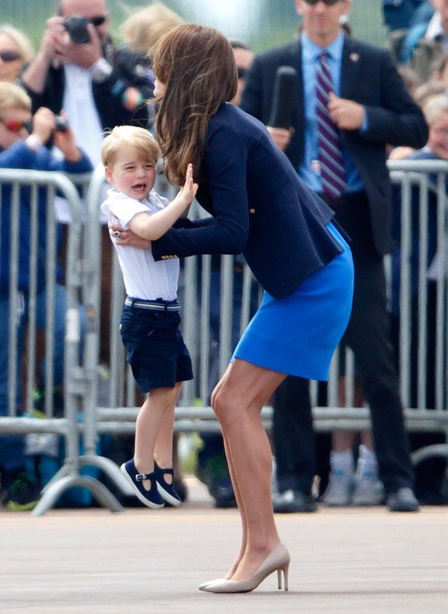 Đây là việc Công nương Kate Middleton luôn làm mỗi khi con mè nheo, cáu gắt và nó thực sự hiệu quả - Ảnh 1.