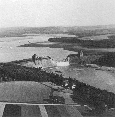 Chiến dịch phá đập bóp nghẹt Đức quốc xã của Không quân Anh - Ảnh 3.