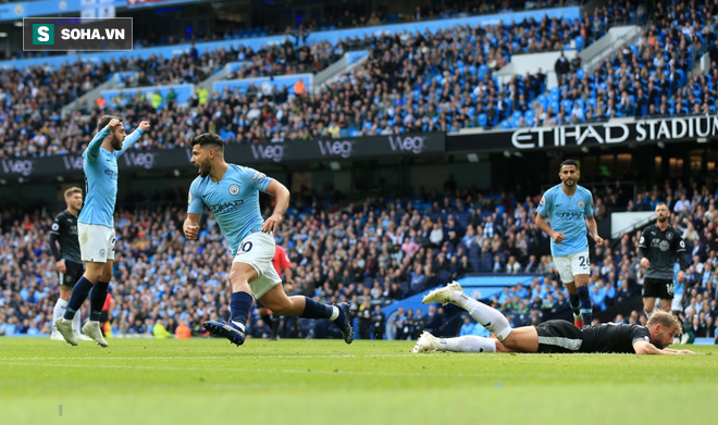 Đại thắng 5 sao, Man City hành hạ thảm thương Joe Hart để đoạt ngôi đầu - Ảnh 2.