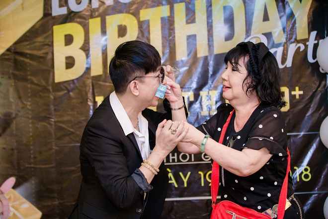 Cận cảnh tiệc sinh nhật hoành tráng của ca sĩ Long Nhật - Ảnh 4.