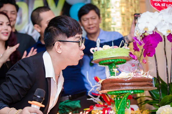 Cận cảnh tiệc sinh nhật hoành tráng của ca sĩ Long Nhật - Ảnh 15.