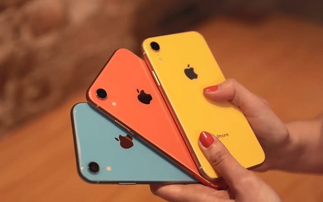 iPhone Xr chính thức mở bán, đây là hai màu máy gây sốt, bán hết veo chỉ sau vài giờ - Ảnh 1.