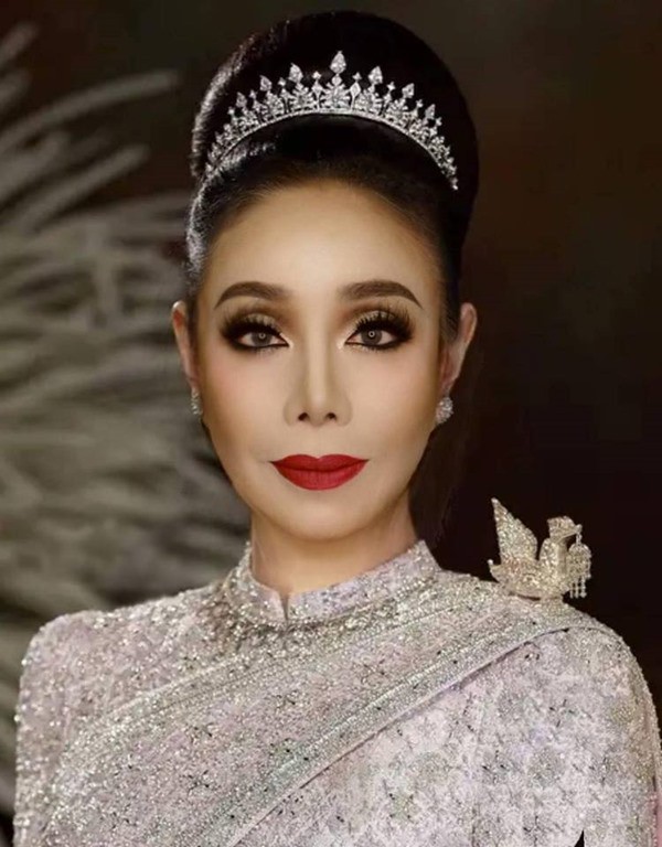 Nữ đại gia Thái Lan đổi chồng như thay áo trùng tu nhan sắc để tranh cử Thủ tướng và lấy thêm 10 chồng nữa - Ảnh 2.
