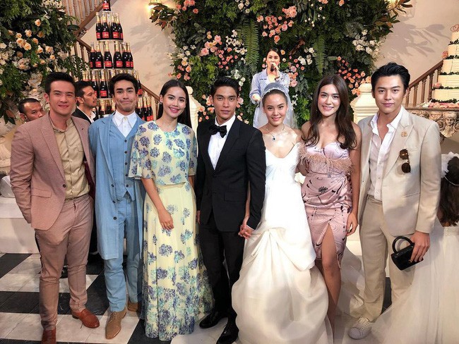 Choáng ngợp hôn lễ mỹ nhân thị phi nhất Thái Lan và chồng kém 10 tuổi, nhưng hoành tráng nhất là dàn siêu sao đến dự - Ảnh 9.