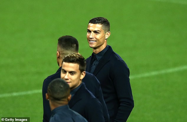 Ronaldo lần đầu họp báo sau cáo buộc hiếp dâm: Tôi là người đàn ông hạnh phúc - Ảnh 2.