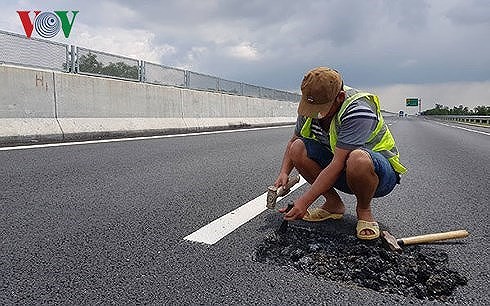 Cao tốc 34.000 tỷ vừa thông xe đã hỏng: Tư vấn giám sát không thể vô can - Ảnh 3.