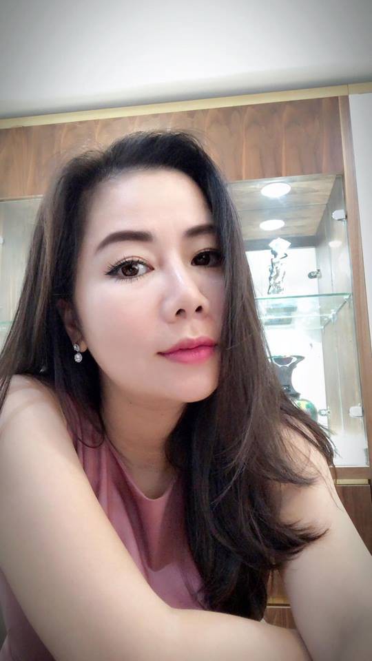 Sau khi khoe ảnh theo trào lưu ngã sấp mặt, vợ đại gia kim cương bất ngờ chia sẻ status đầy ẩn ý - Ảnh 2.