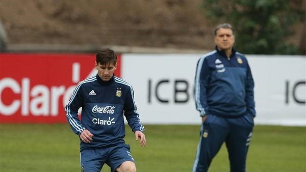 Messi là quyền lực đen chi phối Argentina: Chuyện hoang đường - Ảnh 2.