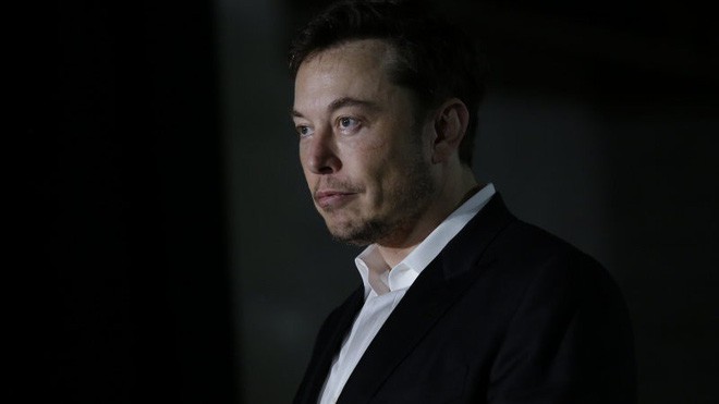 Cứ nói Elon Musk mất trí, điên rồ đi, ông vẫn là Người Sắt thực thụ: Tesla thản nhiên báo lãi 300 triệu USD - Ảnh 1.
