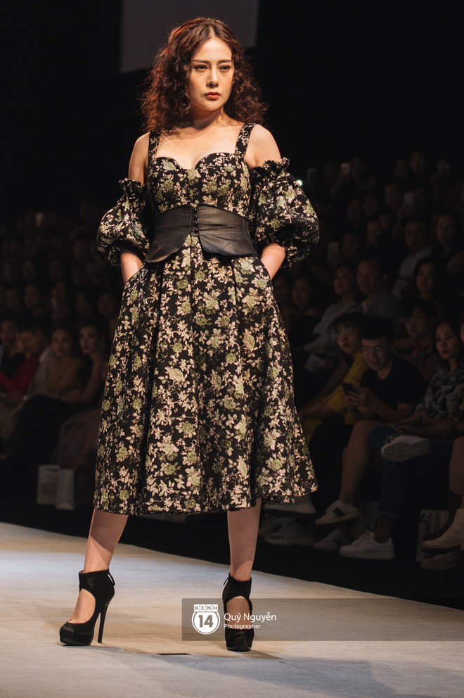 Bất ngờ lớn nhất VIFW 2018: Quỳnh Búp Bê làm vedette mở màn, trình diễn cực kỳ chuyên nghiệp - Ảnh 3.