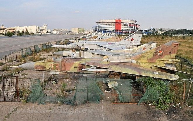 [ẢNH] Ngạc nhiên trước nghĩa địa máy bay quân sự cực lớn ngay giữa thủ đô nước Nga - Ảnh 2.