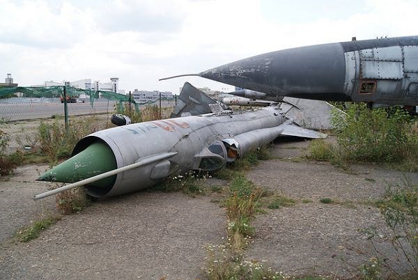[ẢNH] Ngạc nhiên trước nghĩa địa máy bay quân sự cực lớn ngay giữa thủ đô nước Nga - Ảnh 9.