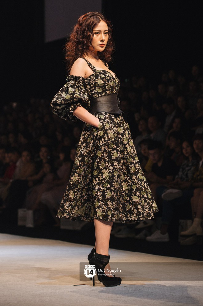 Bất ngờ lớn nhất VIFW 2018: Quỳnh Búp Bê làm vedette mở màn, trình diễn cực kỳ chuyên nghiệp - Ảnh 4.