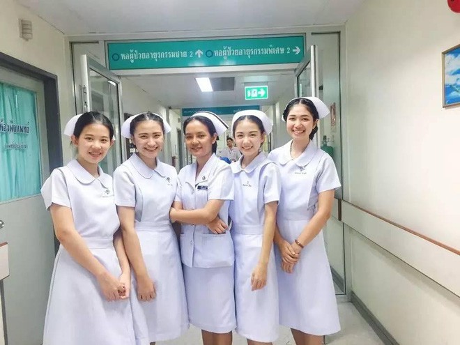 Nữ y tá xinh đẹp nhất Thái Lan bị bệnh viện sa thải vì lý do không ngờ - Ảnh 8.