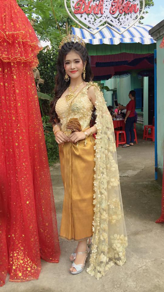 Cô dâu trong trang phục dân tộc Kherme khiến dân mạng xuýt xoa vì quá xinh đẹp - Ảnh 3.